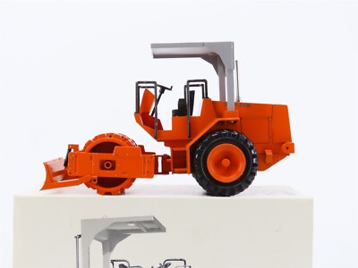 Hamm 2210-SSD Padded Roller Compactor with ROPS - NZG 1:25 Scale