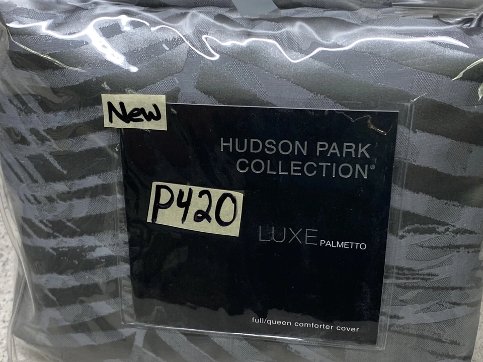 Funda nórdica Hudson Park Palmetto completa/queen plateada $485 Foto 4 de 4