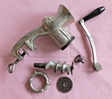 Alter Fleischwolf Größe 5, Handkurbel mit Holzgriff, Gusseisen