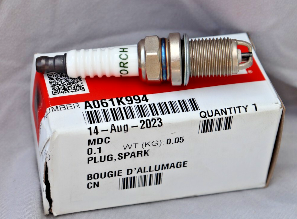 A061K994 Cummins Onan Spark Plug A054Z639 Resistor Type Three