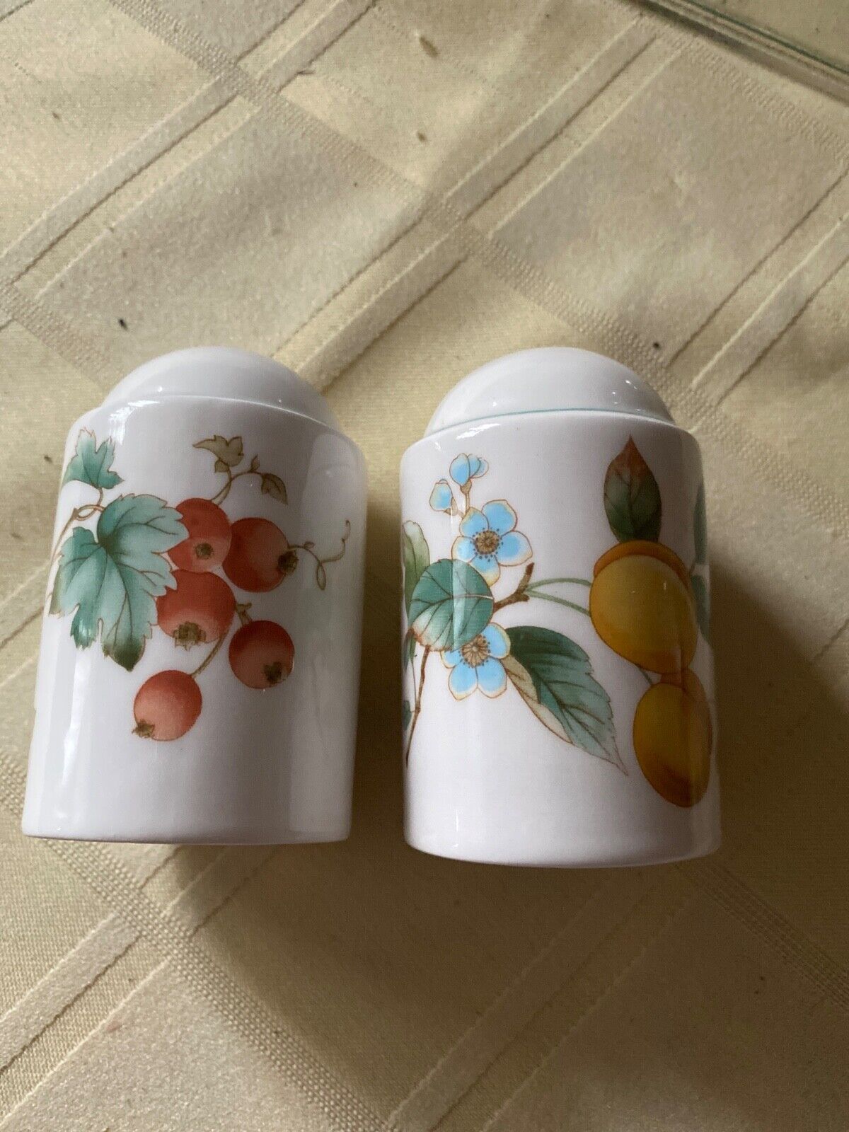 salt and pepper shakers sets