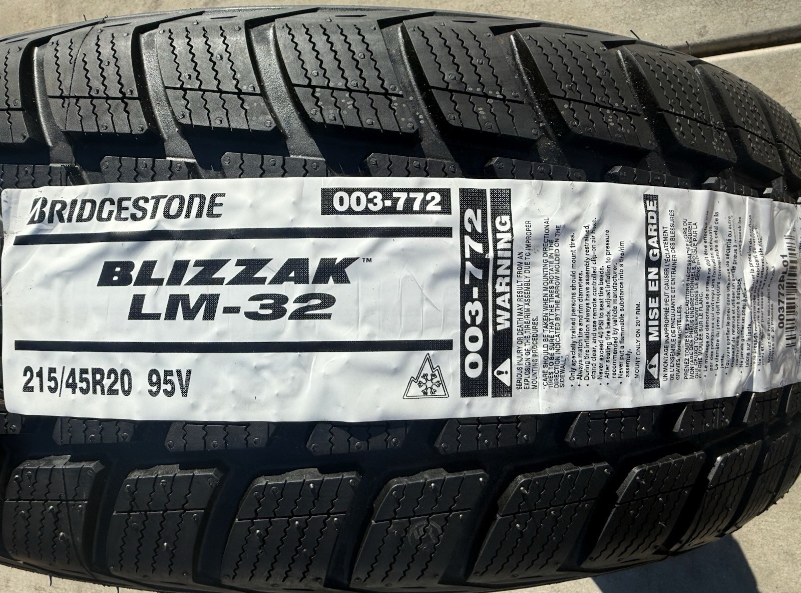 TWO BRAND NEW 215/45R20 95V Bridgestone Blizzak LM-32 BMW i8 Tires 2154520