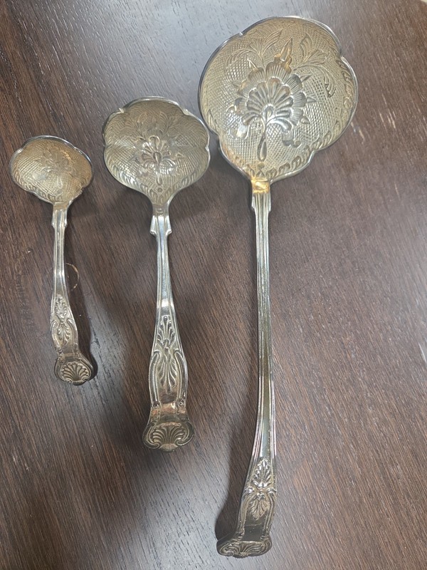 Set of 3 Ladles Serving Utensils Stainless Steel Scalloped Edges