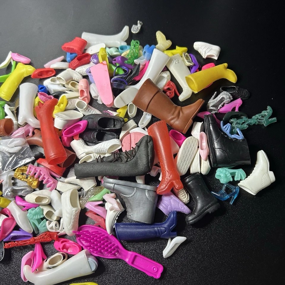 Vintage até AGORA~ Barbie Ken & Friends ~BOTAS E SAPATOS Lote C~ Pares Singles DANIFICADOS - Imagem 3 de 4