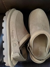 Koolaburra by UGG Tizzey Beige Suede Slip-On Clogs Women  s US 9 Comfort
