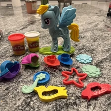 My Little Pony Rainbow Dash Play-Doh Style Salon Mold On Base With Two Tubs #23