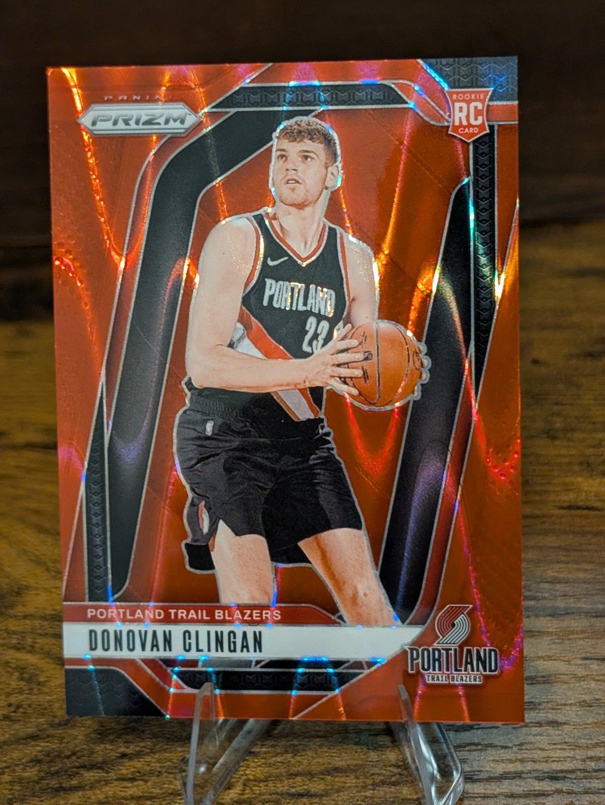 2024-25 Panini Prizm - Donovan Clingan #221 Red Seismic Prizm /299 (RC)