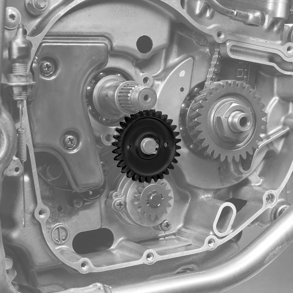 NICECNC Aluminum Engine Oil Pump Idler Gear for Suzuki DR650SE1996–2025  - Image 2 of 4