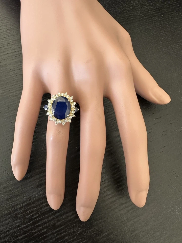 6.65 Carat Natural Sapphire and Diamonds in 14K Solid Yellow Gold Women’s Ring - Image 3 of 4