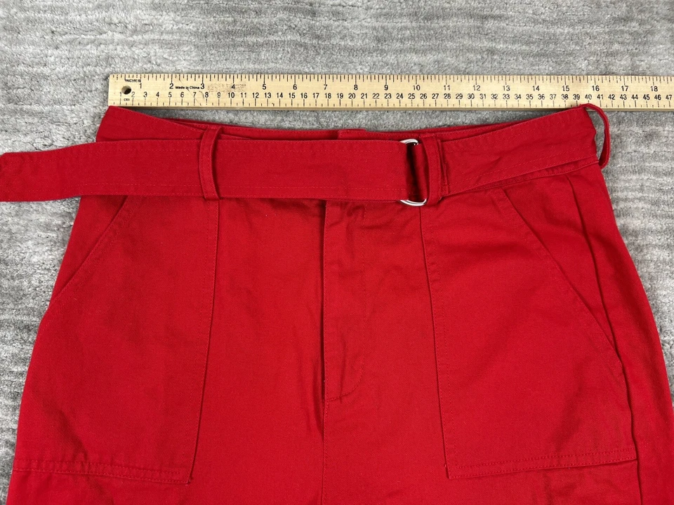 Pantalones Forever 21 para mujer grandes rojos con puños y cinturón Foto 4 de 4