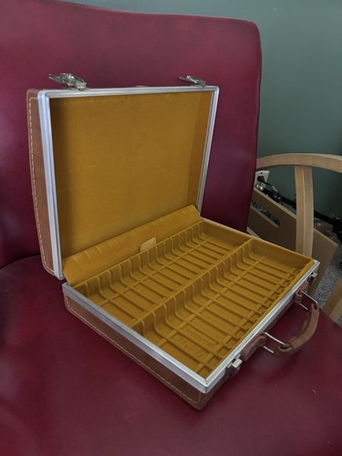 Vintage BMI Cassette Tape Storage Carrying Case with Keys 30 Slots Brown Vinyl - Picture 3 of 8