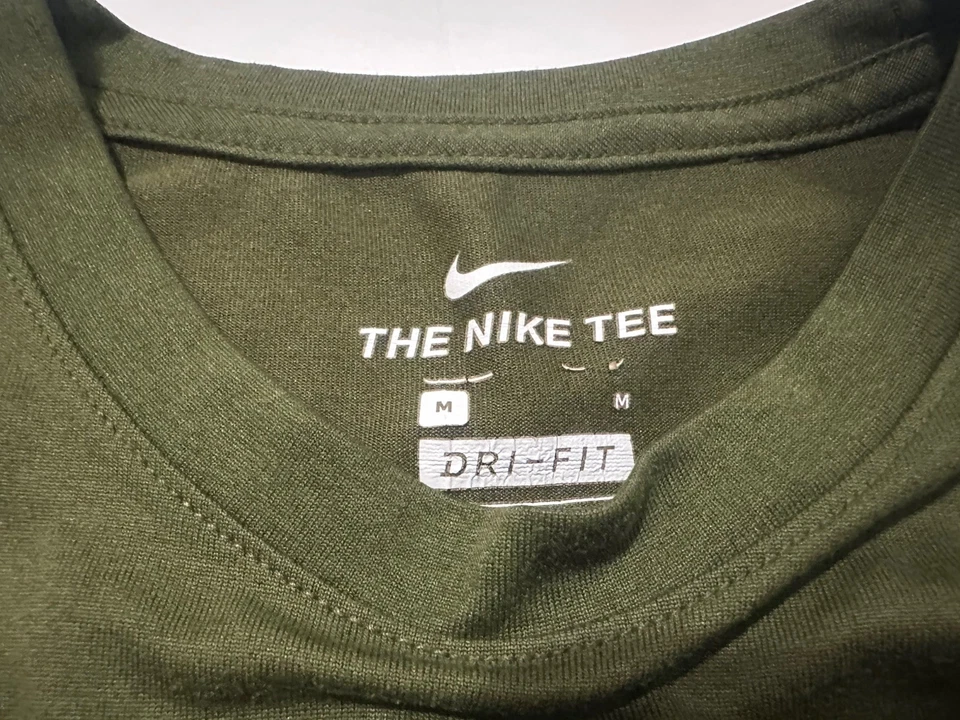 Camiseta Kansas City Chiefs Salute to Service (2022) [Mediana Juvenil] Gran Forma Foto 4 de 4