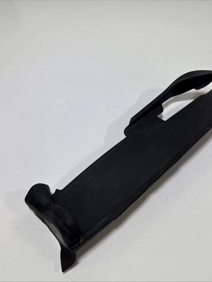 AUDI S3 A3 2015-2020 sedán - cubierta de capucha izquierda / moldura 8V0821169E usado OEM Foto 3 de 4