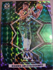 2021-22 Panini Mosaic - Giannis Antetokounmpo #98 Green Mosaic Prizm