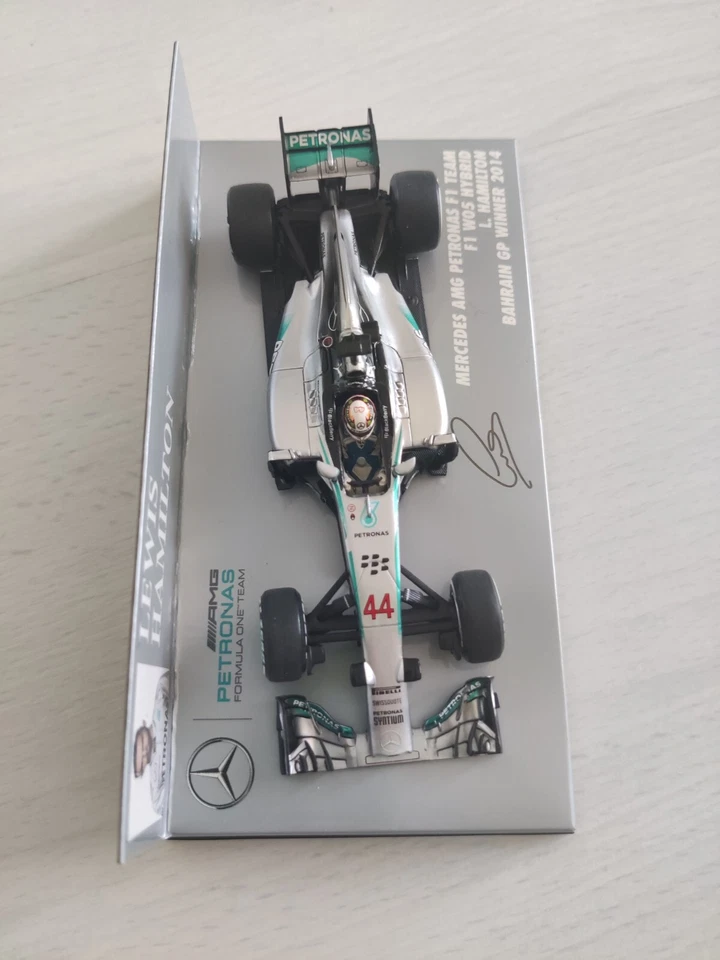 Mercedes W05, Hamilton, ganador del GP de Bahrein 2014, limitado: 680 piezas, Minichamps 1:43 Foto 2 de 3