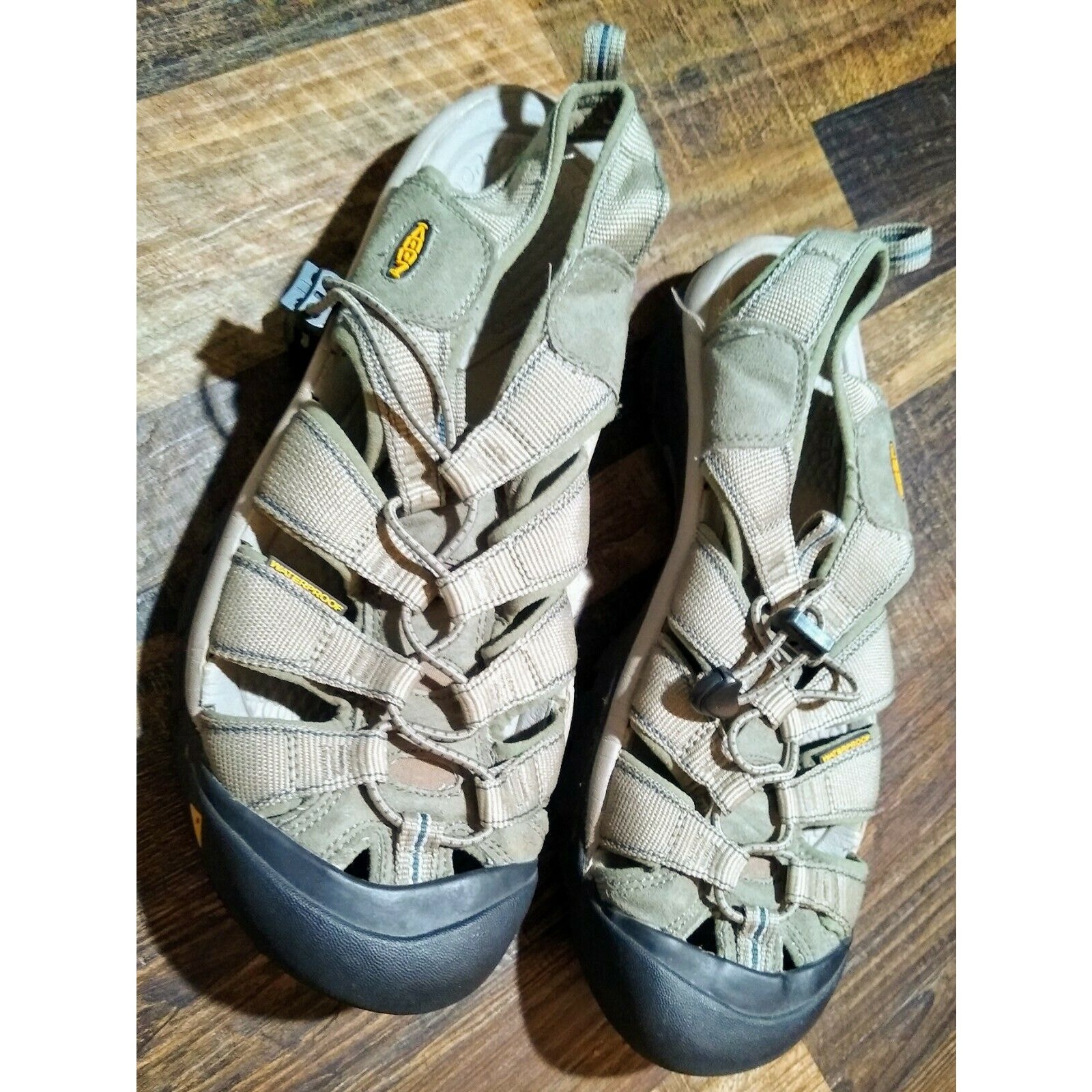 Sandali sportivi da uomo 11 Keen Newport H2 pescatore misura rapida verdi