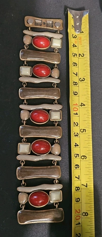 Pulsera magnética Chico’s 8” piedras rojas blancas y tostadas Foto 2 de 4