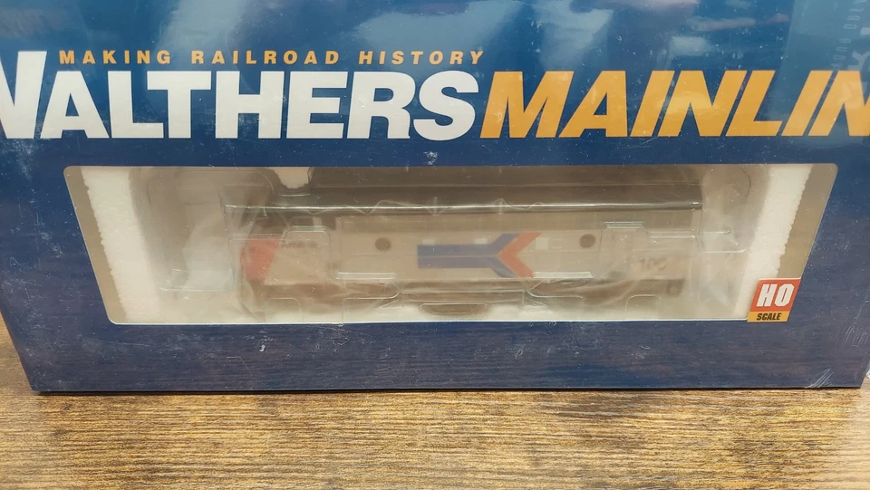 HO Scale Walthers Mainline EMD F7 AB Set Amtrak #100/#150 DCC & Sound - Image 2 of 3