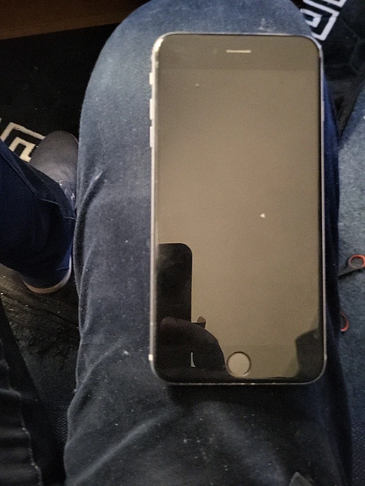 Ii Phone  8 In Excellent condition, photo 1 of 4