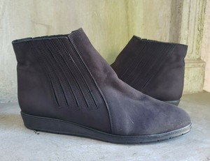 saks fifth avenue chelsea boots