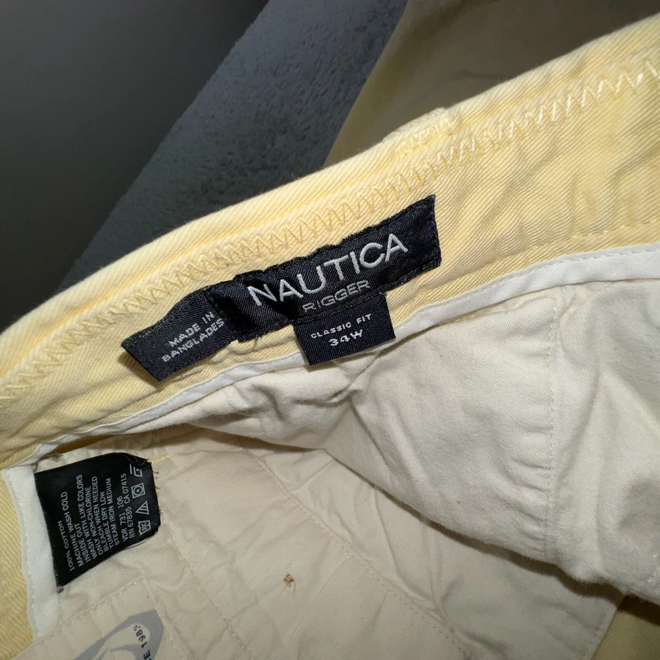 "Pantalones cortos Nautica Rigger para hombre 34 amarillos plisados calce clásico entrepierna de 9""" Foto 3 de 4