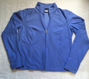 thumb hole jacket nike