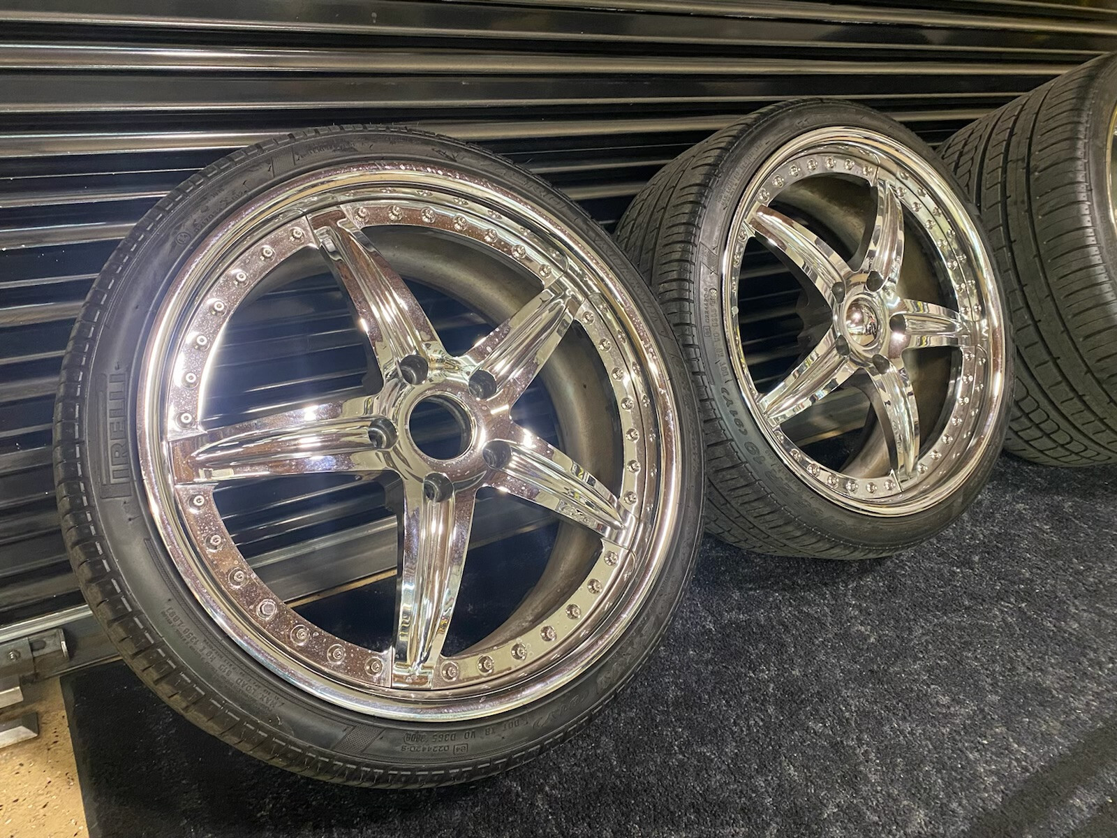 Lamborghini/Ferrari Giovanna Rims OEM Wheel Wheels Pirelli   19" 20" 5-120.65