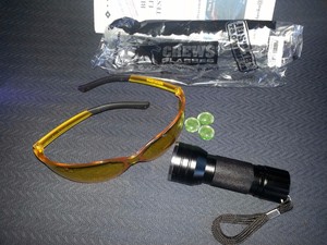 Leak-Detector-A-C-Fluid-Gas-2-pc-set-21-LED-UV-Black-Light-amp-Safety-Glasses
