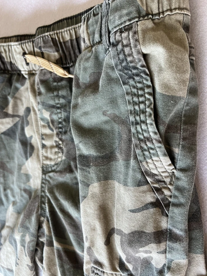 Pantalones cargo Wrangler para niño talla 14 Husky camuflados pierna recta cintura ajustable Foto 4 de 4