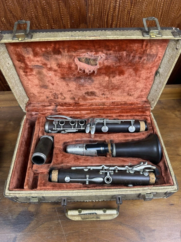 Clarinete de colección Getzen Deluxe Elkhorn Wisconsin con estuche dorado 3 Foto 4 de 4