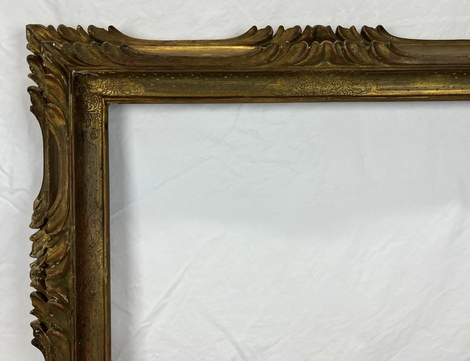 Antiguo marco dorado perforado de esgrafiado italiano tallado a mano 16 x 20 apertura Foto 2 de 4