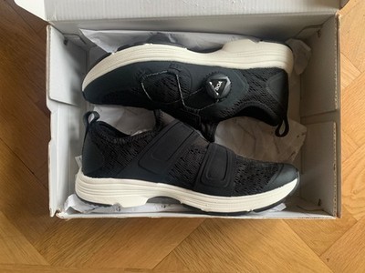 Fahrradschuhe - Bontrager Cadence in schwarz - UK Größe 4 (EUR 38)