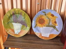 Vietri Set of 2  Flower Plates  Made in Italy