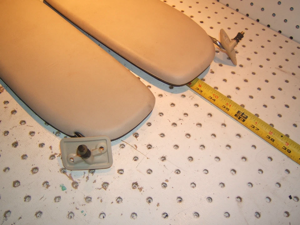 Asientos delanteros Saab 90 900 Aero izquierdo y derecho crema-negro sol OEM 1 juego de 2 viseras Foto 4 de 4