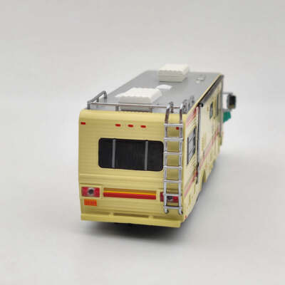 Greenlight 1/64 1986 Fleetwood Bounder Breaking Bad Rare Diecast