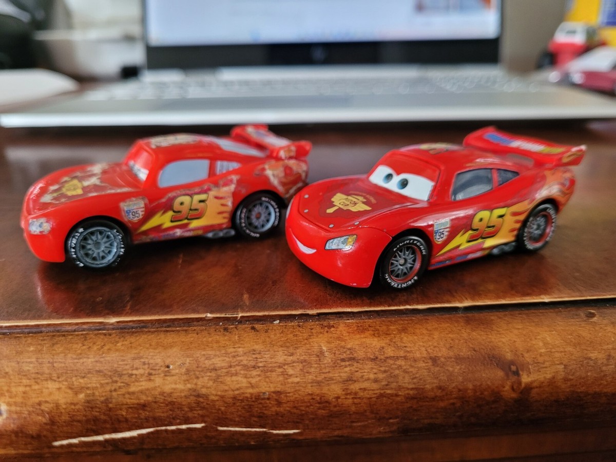 Disney/Pixar Lightning McQueen Toy Car World Grand Prix Piston Cup  V2797/X0775