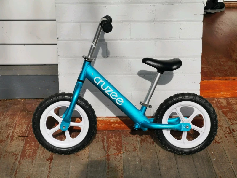cruzee balance bike gumtree