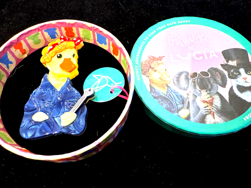 ERSTWILDER LUCIA COLLECTION - THE DILIGENT DUCK RESIN BROOCH - Picture 2 of 3