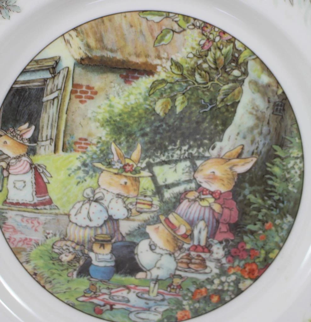 Villeroy and Boch Foxwood Tales Salad Plate Picnic Scene