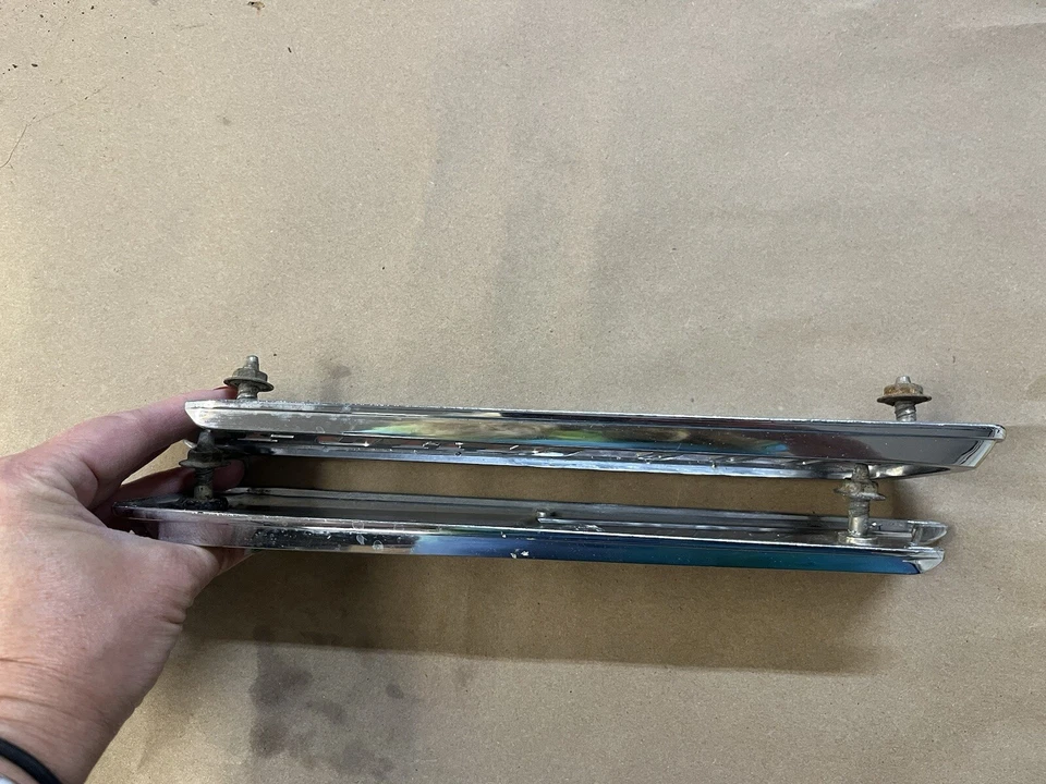 67 1967 FORD F600 F-600 Caminhão FENDER EMBLEMAS EMBLEMAS PAR FABRICANTE DE EQUIPAMENTO ORIGINAL BOM! - Imagem 4 de 4