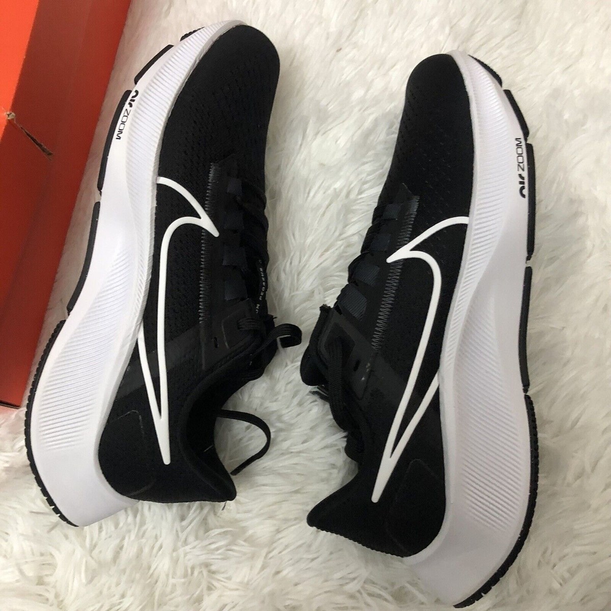 New Nike Size 7 Air Zoom Pegasus 38 Black White Men display picture 1