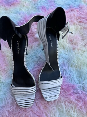 Calvin Klein excellent condition size 7.5 Black & White Calvin Klein Men main image 4