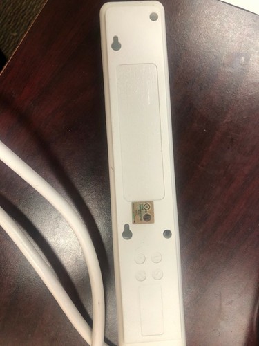 ONE GENUINE BELKIN 6-OUTLET SURGE PROTECTOR BE106000-04, 4 ft./1.2M Cord - 第 2/7 張圖片