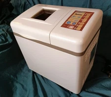 NICE Toastmaster Automatic Breadmaker / Corner Bakery Bread and Dessert Maker