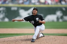 Shingo Takatsu Chicago White Sox pitches v the Kansas City Royals - Old Photo 8