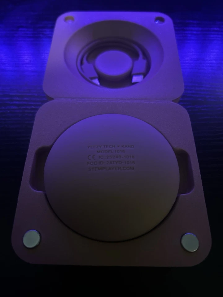 Reprodutor de haste Yeezy Tech x Kano Kanye West Donda 1016 - Imagem 4 de 4