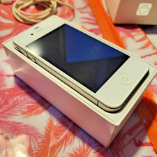 Apple iPhone 4   White   8GB Model A1332   Original Box   For Parts or Repair