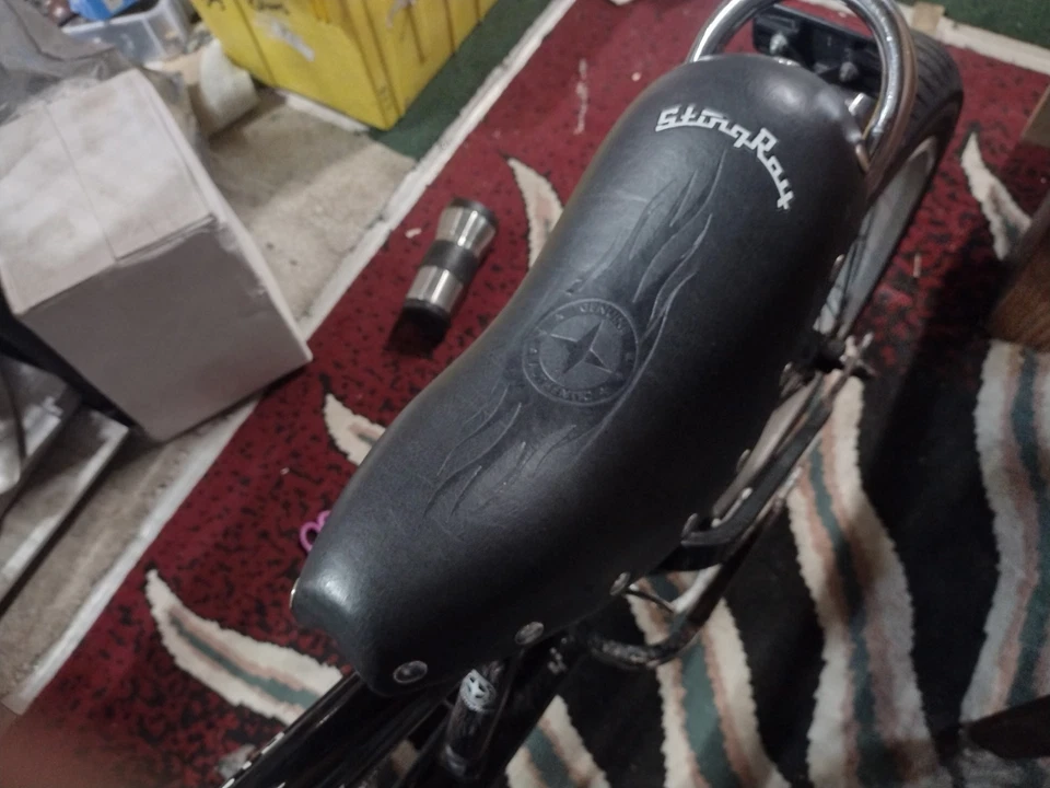 Schwinn Stingray Chopper 摩托车风格自行车黑色车架橙色火焰自行车 — 第 4/4 张图片