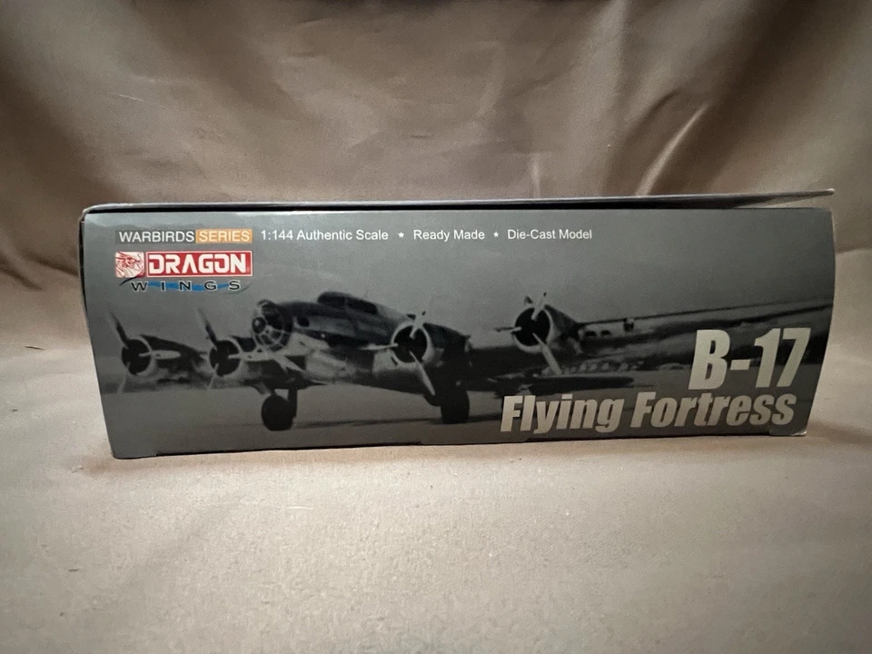 Dragon Models Warbirds Series 1:144 Scale Diecast 1944 B-17G Flying Fortress - Image 4 of 4