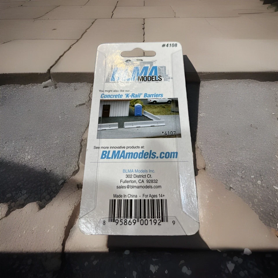 BLMA Ho Scale Concrete Car Stops  - Image 2 of 2